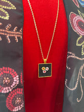 Load image into Gallery viewer, Beadwork pendant