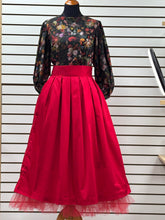 Load image into Gallery viewer, Beadwork pendant
